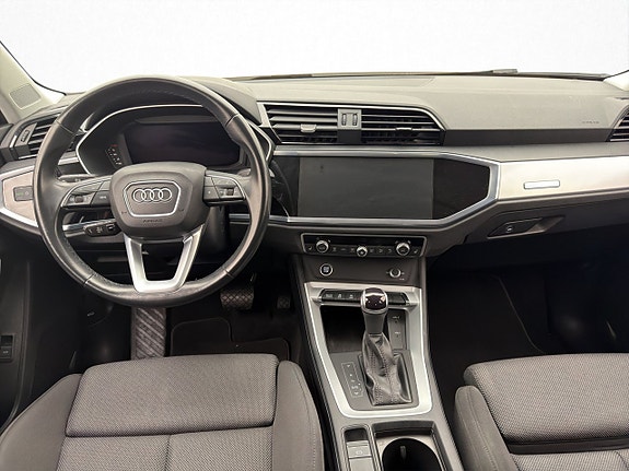 Audi Q3 14 of 30