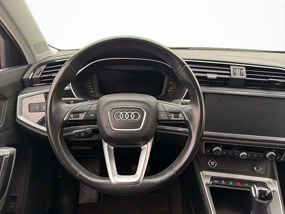 Audi Q3 15 of 30