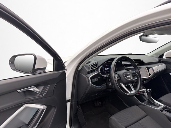 Audi Q3 18 of 30