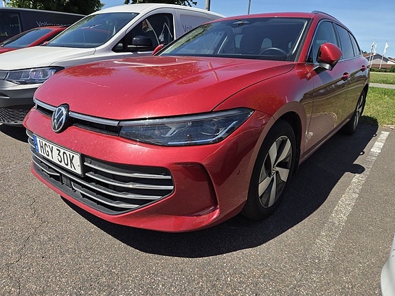 Volkswagen Passat 2 of 4