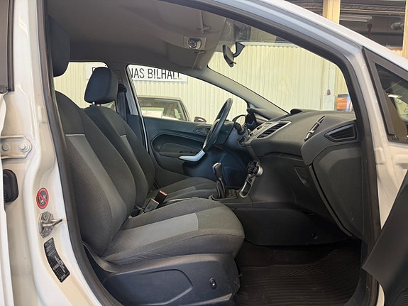 Ford Fiesta 3 of 5