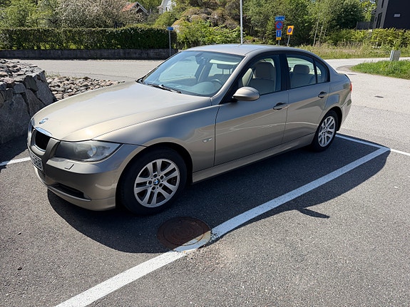 BMW 318i 2 of 2