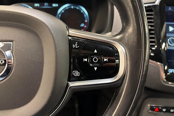 Volvo XC90 21 of 30