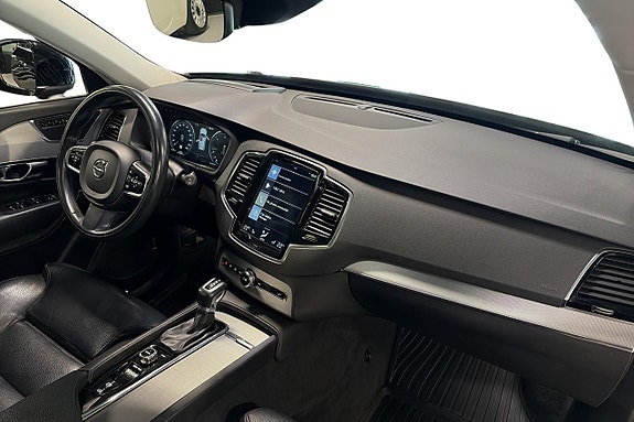 Volvo XC90 15 of 30