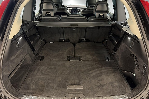 Volvo XC90 17 of 30