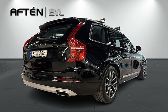 Volvo XC90 10 of 30