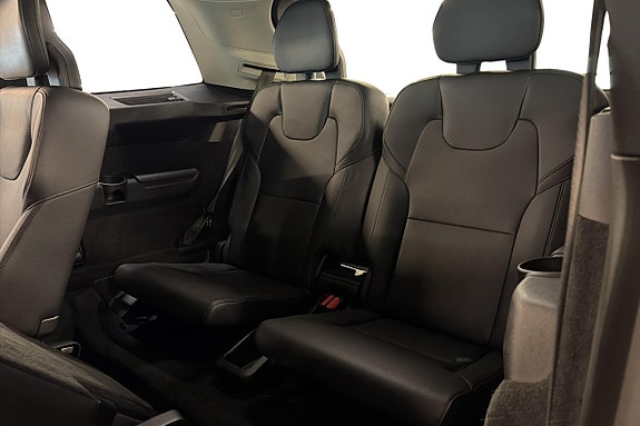 Volvo XC90 19 of 30