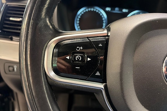 Volvo XC90 20 of 30