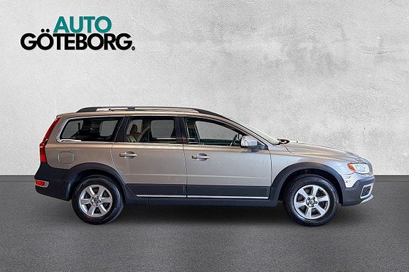 Volvo XC70 3 of 17