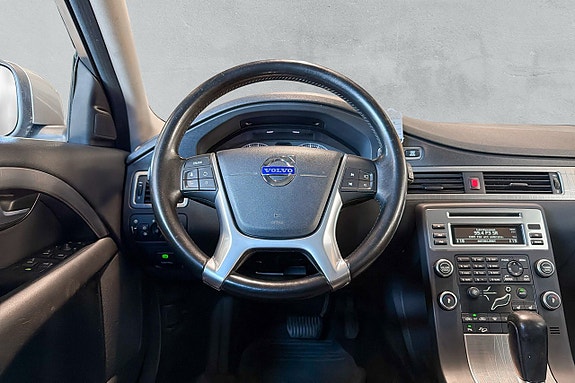 Volvo XC70 12 of 17