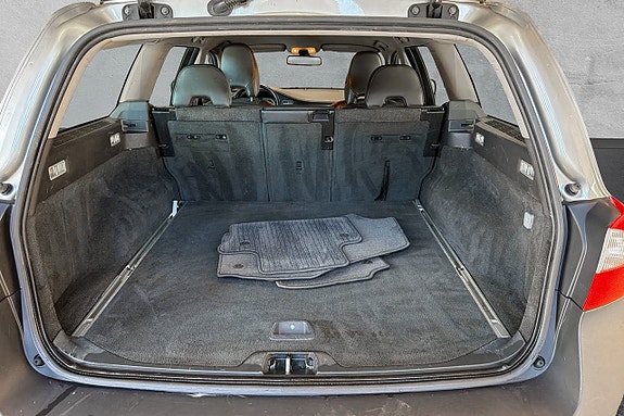 Volvo XC70 17 of 17