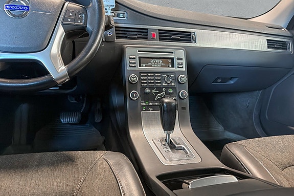 Volvo XC70 11 of 17