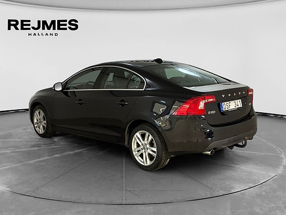 Volvo S60 2 of 5