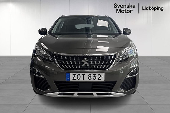 Peugeot 3008 2 of 5