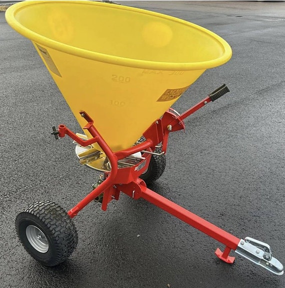 Bogserad spridare 300 liter 3 of 6