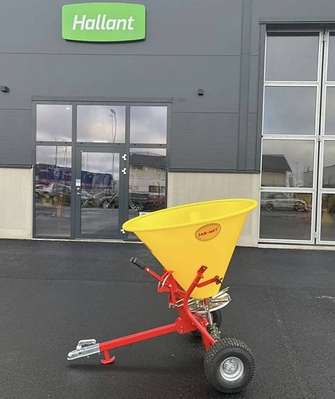 Bogserad spridare 300 liter