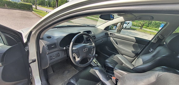 Toyota Avensis 5 of 5