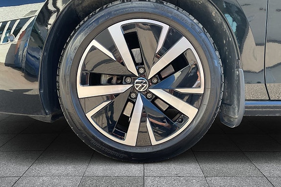 Volkswagen Passat 8 of 18