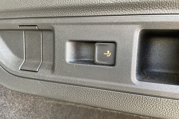 Volkswagen Passat 14 of 18