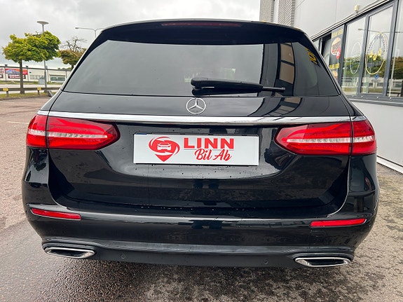 Mercedes-Benz E220 5 of 28