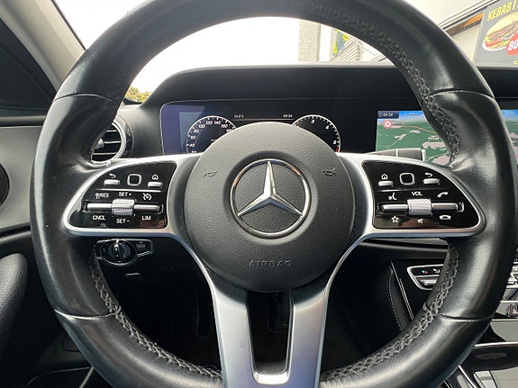 Mercedes-Benz E220 19 of 28