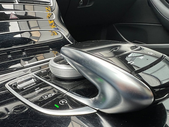 Mercedes-Benz E220 24 of 28