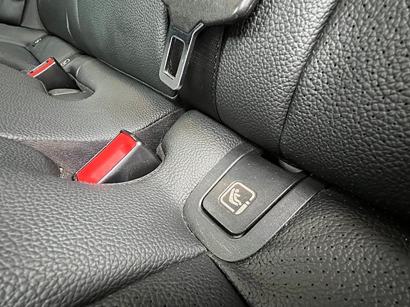 Mercedes-Benz E220 11 of 28