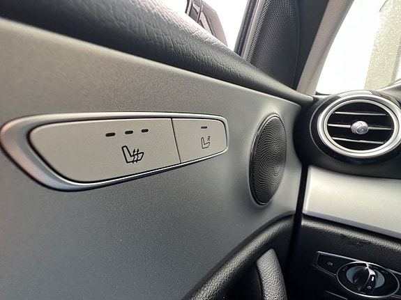 Mercedes-Benz E220 18 of 28
