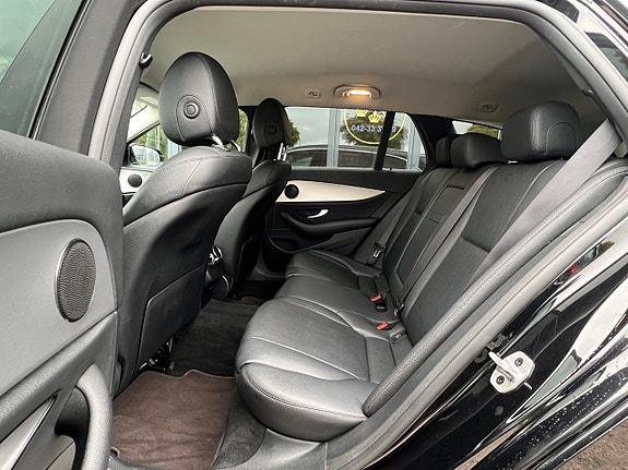 Mercedes-Benz E220 10 of 28
