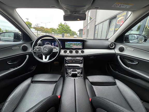 Mercedes-Benz E220 8 of 28