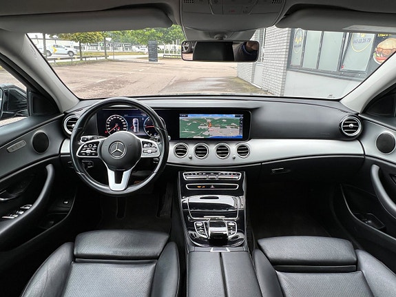 Mercedes-Benz E220 7 of 28