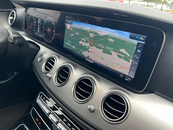 Mercedes-Benz E220 22 of 28