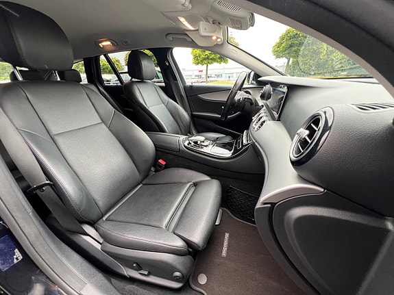 Mercedes-Benz E220 13 of 28