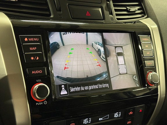 Nissan Navara 24 of 25