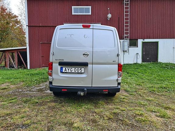 Nissan NV200 5 of 5