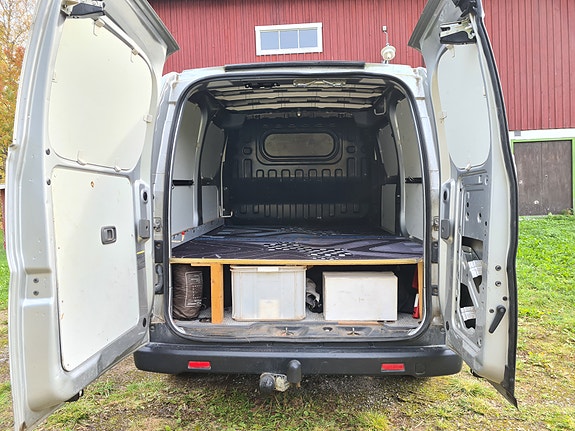 Nissan NV200 4 of 5