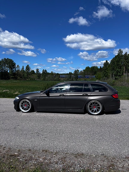 BMW 520d 4 of 5
