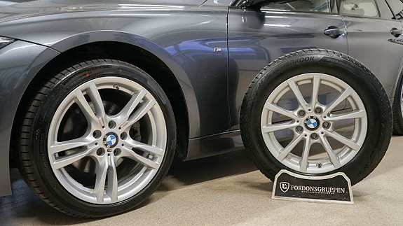 BMW 320d 2 of 5