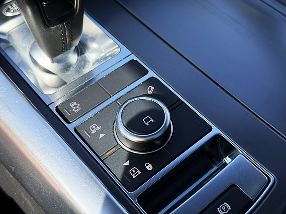 Land Rover Range Rover Sport 28 of 30