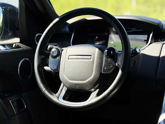 Land Rover Range Rover Sport 22 of 30