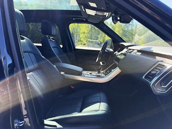 Land Rover Range Rover Sport 24 of 30