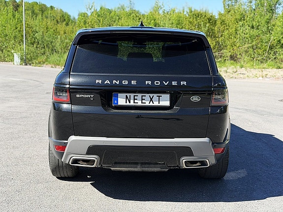Land Rover Range Rover Sport 4 of 5
