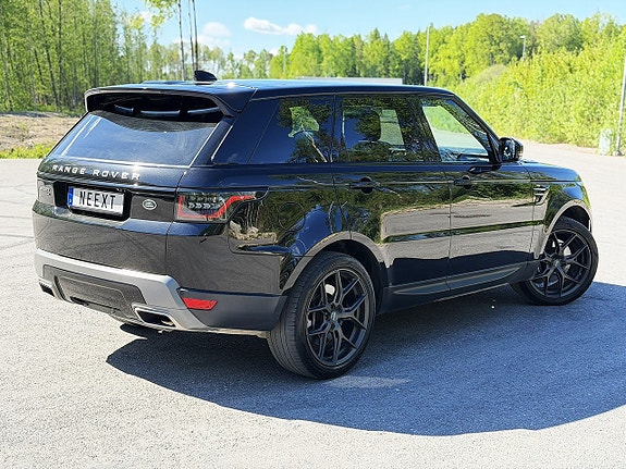 Land Rover Range Rover Sport 7 of 30