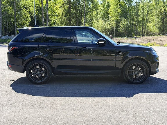 Land Rover Range Rover Sport 8 of 30