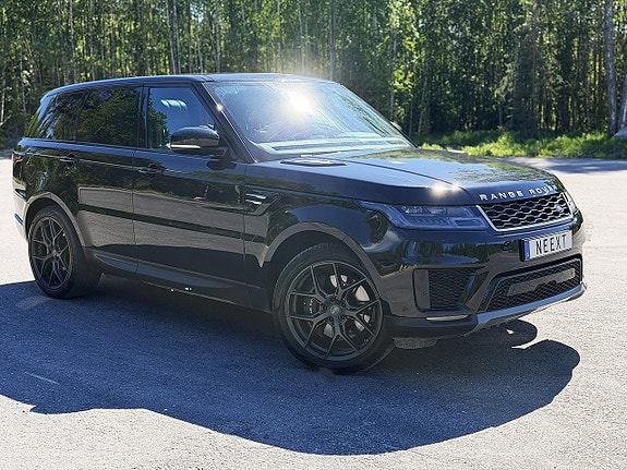 Land Rover Range Rover Sport 9 of 30