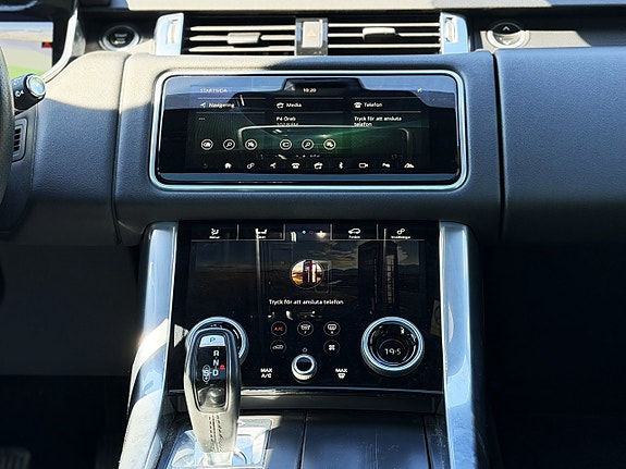 Land Rover Range Rover Sport 23 of 30