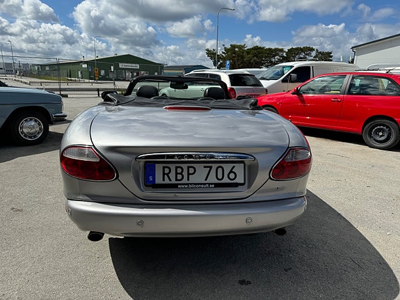 Jaguar XK 10 of 26