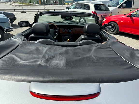 Jaguar XK 21 of 26