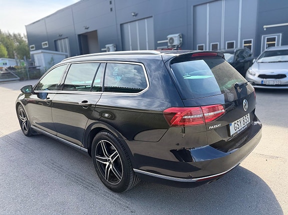 Volkswagen Passat 13 of 24