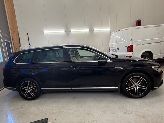 Volkswagen Passat 6 of 24